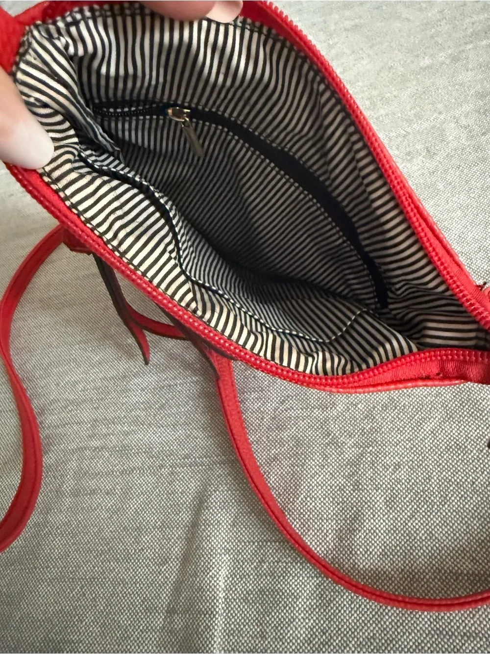 Red Crossbody Pebble Leather Travel Everyday Bag Stylish 9” x 7”
